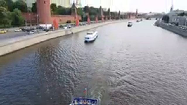 Парад речных трамвайчиков смотреть онлайн