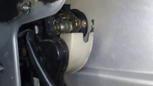 Как снять ручку с сдвижной двери Фольксваген Т5