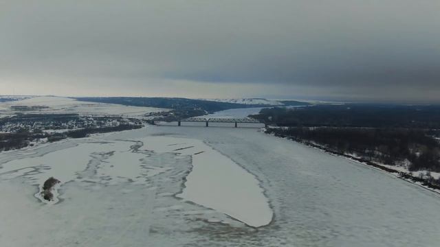 Река Вятка, весна 2019, перед ледоходом смотреть онлайн