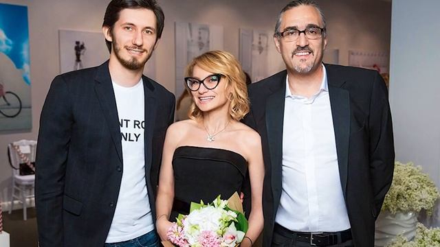 А Вы видели сына модницы Эвелины Хромченко! Только посмотрите на этого мужчину смотреть онлайн