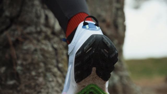 Nike Terra Kiger 8, la zapatilla de trail más ligera, ágil y dinámica de Nike смотреть онлайн