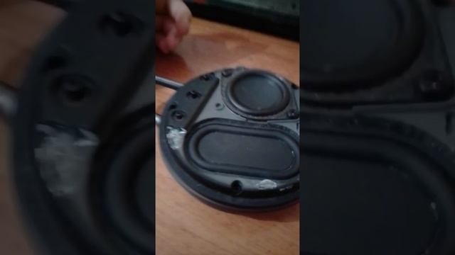 Тест jbl clip3 лютый басс и её сикрет смотреть онлайн