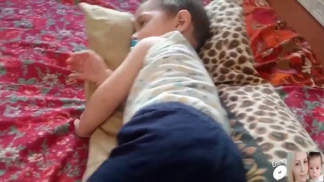Мой жених впервые в ролике/Хочу покрасить волосы/Гречневая каша на молоке/Мурадик ползёт как червяк смотреть онлайн