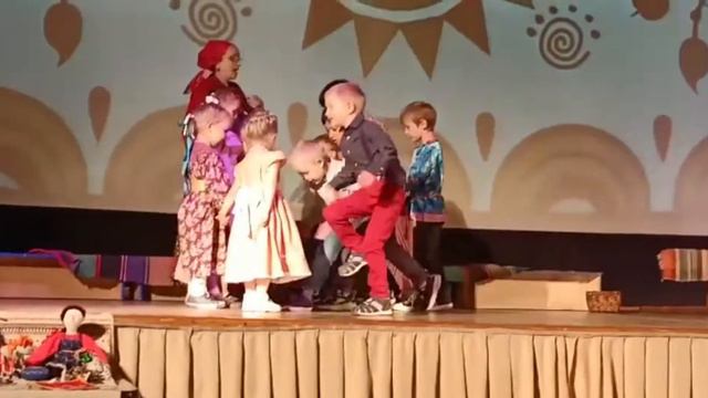 Хоровдная игра "Сеяли девушки яровой хмель" смотреть онлайн