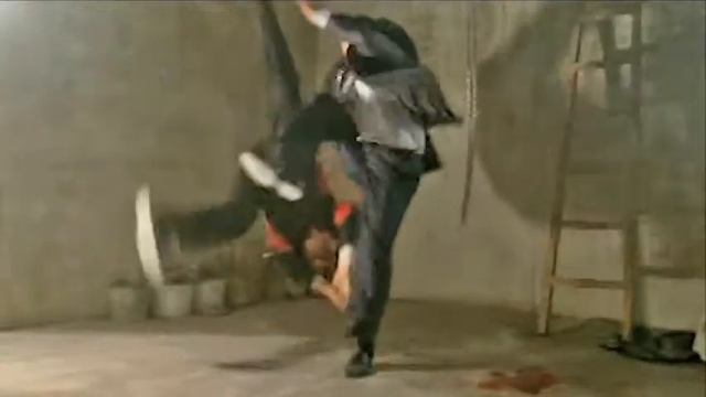 Escape from the basement. Fall, you're dead. смотреть онлайн