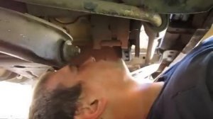 Снимаем генератор с ВАЗ 2105