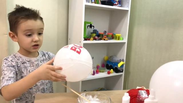 Снеговик из клея ПВА и ниток смотреть онлайн