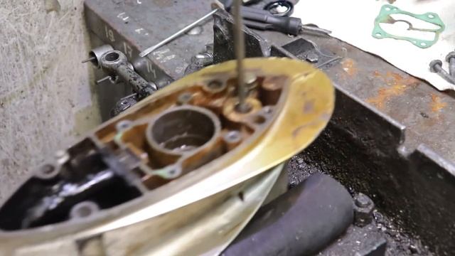 HONDA 30. Стучит, отремонтировать, восстановить киль, укоротить ногу смотреть онлайн