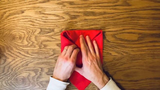 Poinsettia Napkin Fold