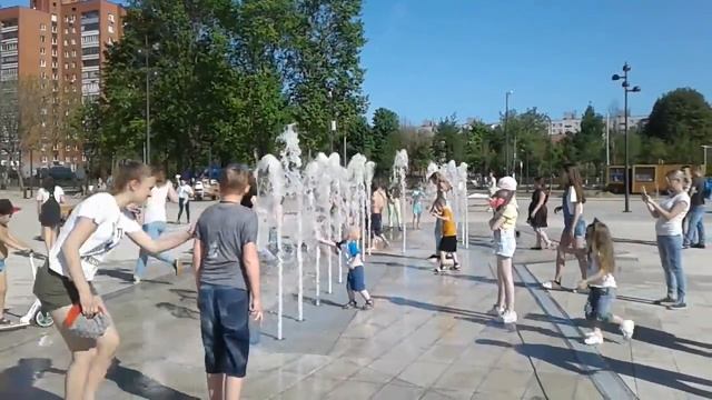 Орехово Зуево, фонтан в парке 30 летия Победы, 2018 смотреть онлайн