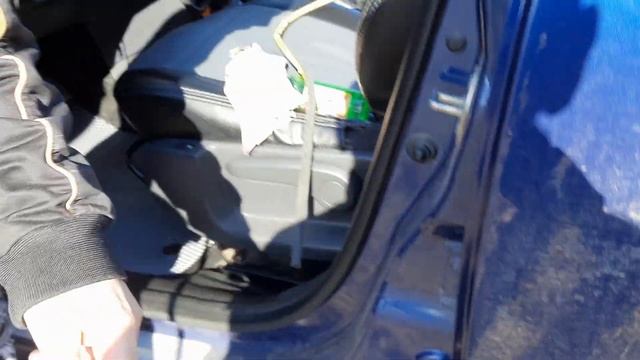 Уплотнитель на двери от пыли и грязи+смазка замков смазкой LIQUI MOLY смотреть онлайн