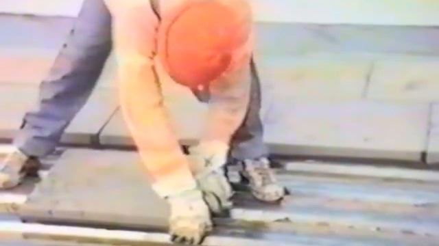 Монтаж пеностекла на кровле с помощью горячего модифицированного битума смотреть онлайн