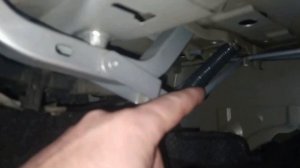 Пружина багажника Тайота королла е 150