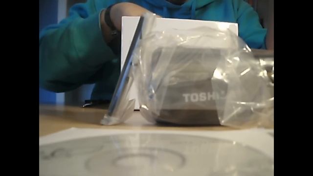 Toshiba H30 Camcorder Unboxing [German] смотреть онлайн