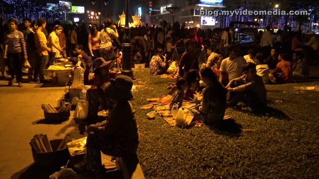 Water Festival ( Bon Om Tuk ) in Phnom Penh - Cambodia 4K Travel Channel смотреть онлайн
