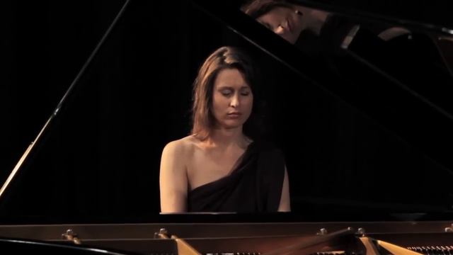 Irina Lankova plays Schubert Klavierstücke D. 946 No. 2 in E Flat смотреть онлайн