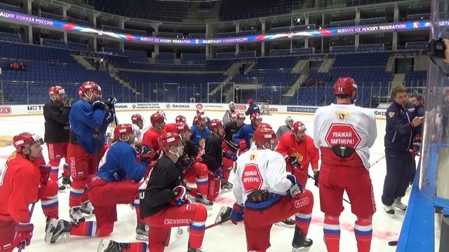 сборная России на тренировке. Схемы рисует Харийс Витолиньш смотреть онлайн