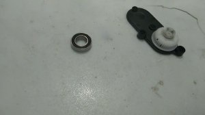 Polaris PVCR3200  у центральной щётки развалился наконечник