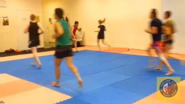 Физуха в конце тренировки. Клуб тайского бокса "Black Horse". г. Екатеринбург смотреть онлайн