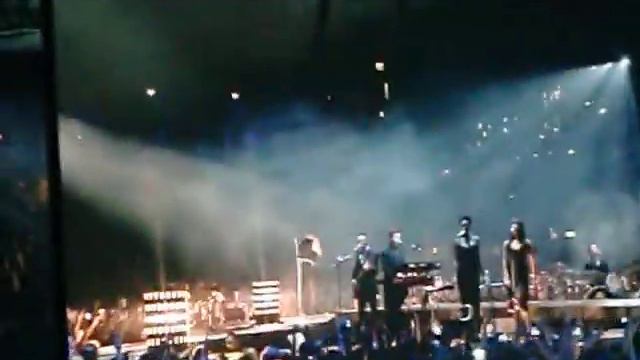 ROBBIE WILLIAMS - Angels - London The O2 23/11/2012 смотреть онлайн