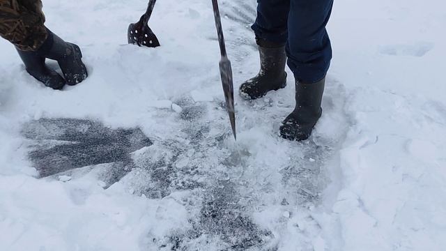 Современный способ установки сетей под лёд, часть 2.Супер пешня. смотреть онлайн