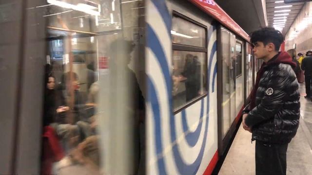 81-775/776/777 Дейна (Москва 2020) На станции Мичуринский проспект смотреть онлайн