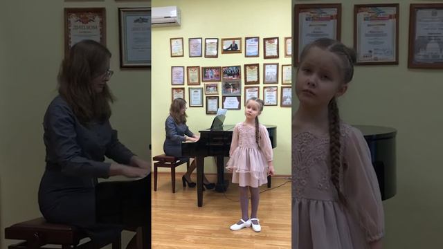 Томашпольская Ариана «Мама» смотреть онлайн
