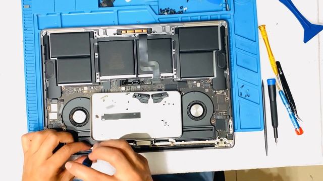 16" inch mac pro screen replacement #apple #mac #repair #learn #service #online #trending #youtube смотреть онлайн