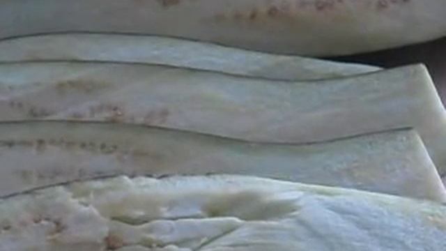 Рулеты из баклажанов с сыром и чесноком. Рецепт смотреть онлайн