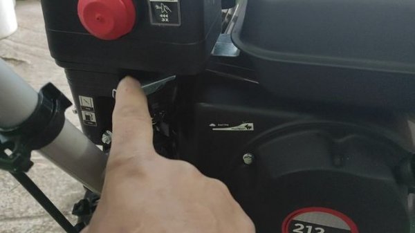 как запустить снегоуборочную машину на БЕНЗИНОВЫЙ СНЕГОУБОРЩИК redverg rd-sb56/7.