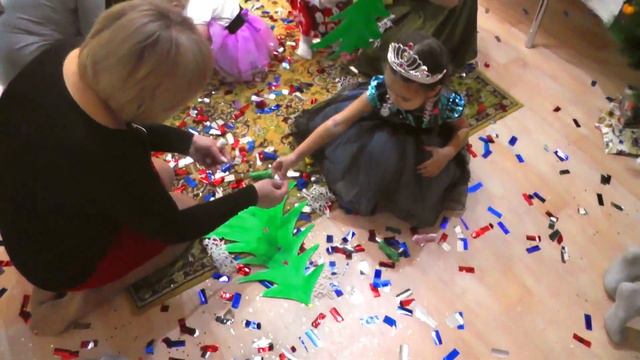 ДЕД МОРОЗ приходит в гости / Father Frost comes to us смотреть онлайн