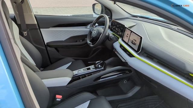 Geely Coolray 2024 white v/s Blue #carrentaldubai #rentacardubai #dubai #cars #geelycoolray #video смотреть онлайн