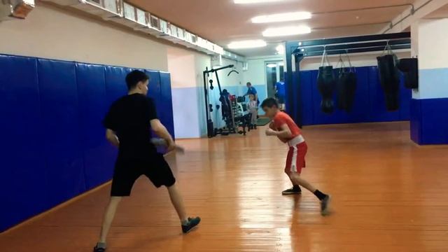 Боксерская Отработка защиты и контратаки смотреть онлайн