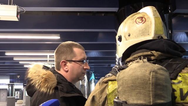 В Екатеринбурге прошли пожарно-тактические учения во Дворце игровых видов спорта смотреть онлайн