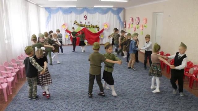 "Тучи в голубом" (старшая группа) смотреть онлайн