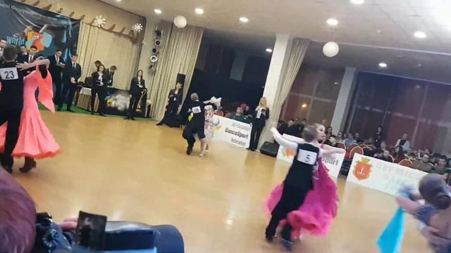 Первенство Одессы 2018, Спотивные бальные танцы, Юниоры D класс смотреть онлайн