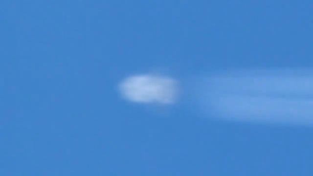 Olympus 810uz Zooming On Airplane