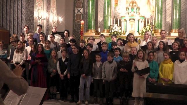 Хор у костелі смотреть онлайн