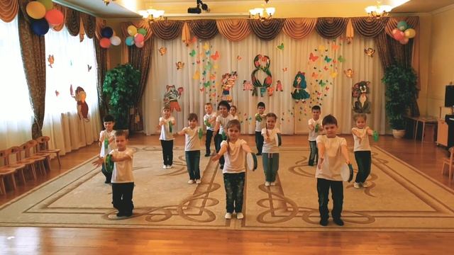 Танец с бубнами (старшая группа) Коломна, детский сад 15 "Светлячок" смотреть онлайн