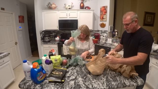 Что в Америке можно купить в продуктовом магазине на $230? . смотреть онлайн