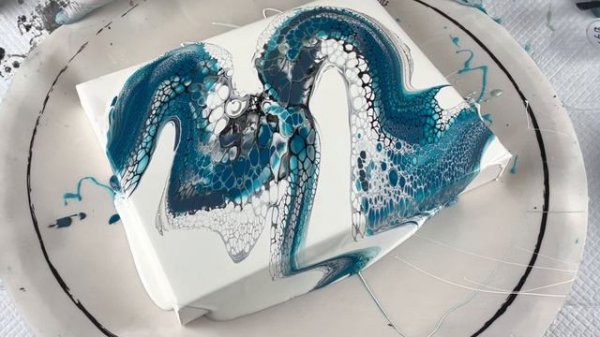 Shelee Art Bloom Swipe using TLP Pigments | Acrylic Pour Tutorial