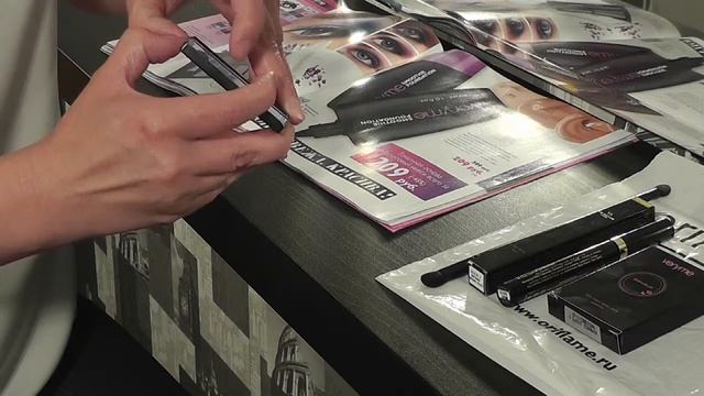 Каталог #8 Oriflame: Гель для бровей и тени для глаз смотреть онлайн