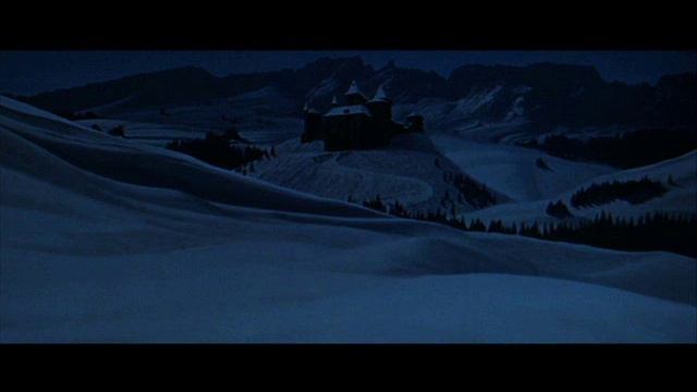Música de los títulos iniciales del film "La Danza de los Vampiros". смотреть онлайн