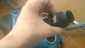 Ремонт фиксатора шланга в пылесосе.