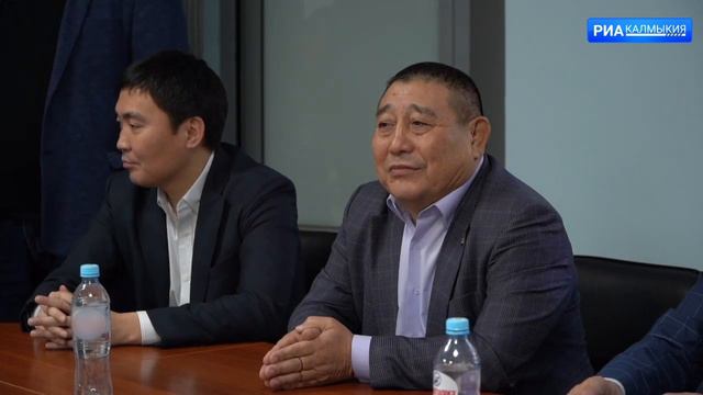 Реабилитацию средствами адаптивной физической культуры и спорта обсудили в ходе семинара в Элисте смотреть онлайн