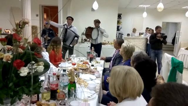 Весільний кавер - Несе Галя воду смотреть онлайн