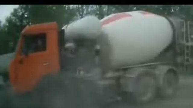 Удар в бетономешалку смотреть онлайн