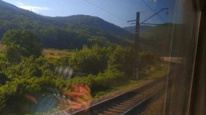 Поездка в Сочи.  Дорога туда.  Путешествие на поезде на юг России. Курорты России. Девушка в поезде
