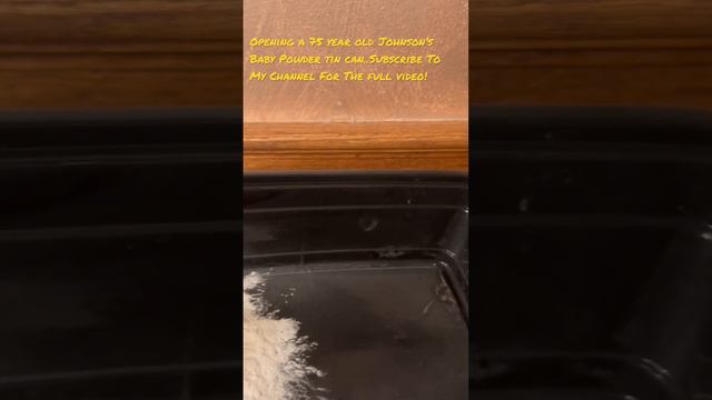 OMG! Opening a 75 Year Old Johnson's Baby Powder Tin Can-Check It Out!! смотреть онлайн
