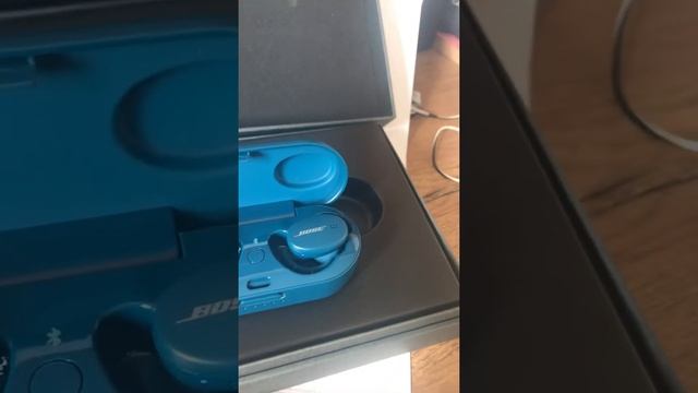 UNBOXING BRAND NEW Bose Sport Earbuds in Baltic Blue 2020!!! смотреть онлайн